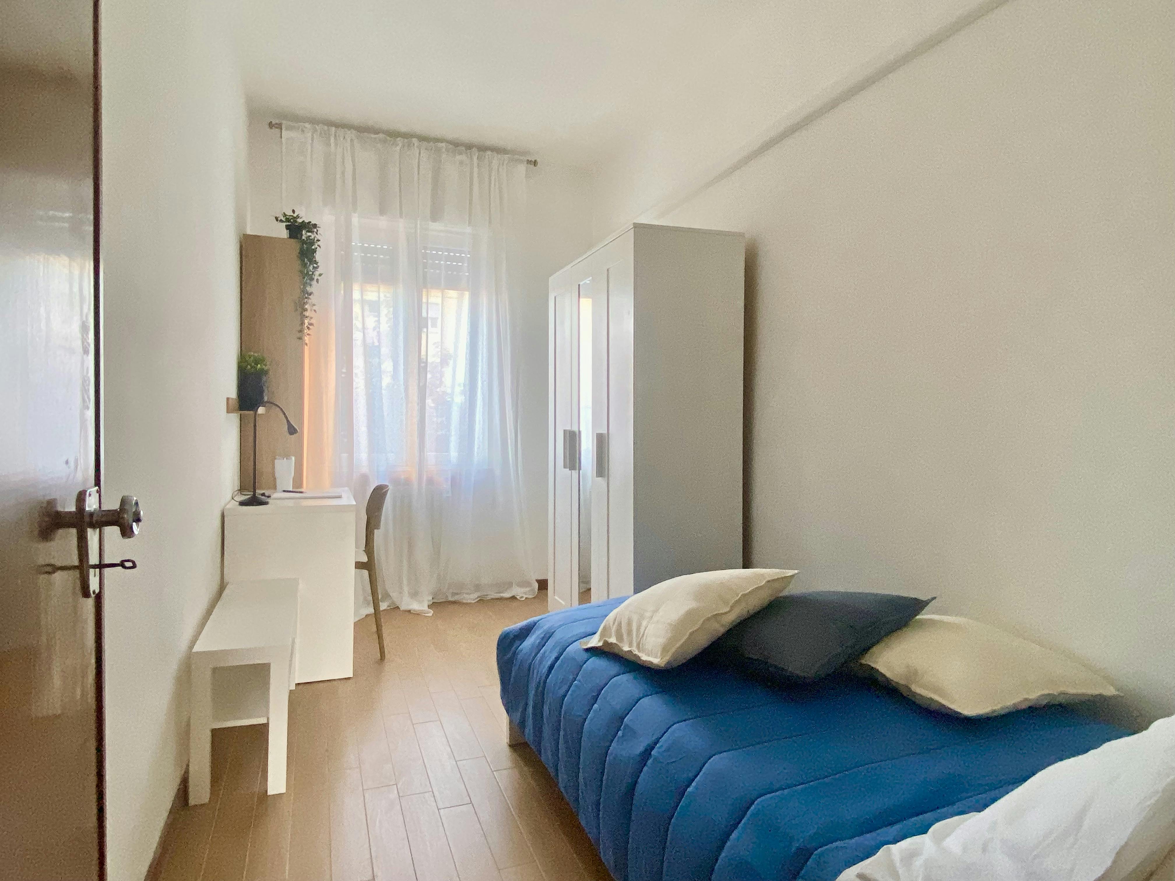 私人房间 正在以 €500 的月租出租，其位于 Montecchio Maggiore-Alte Ceccato, Viale Trieste