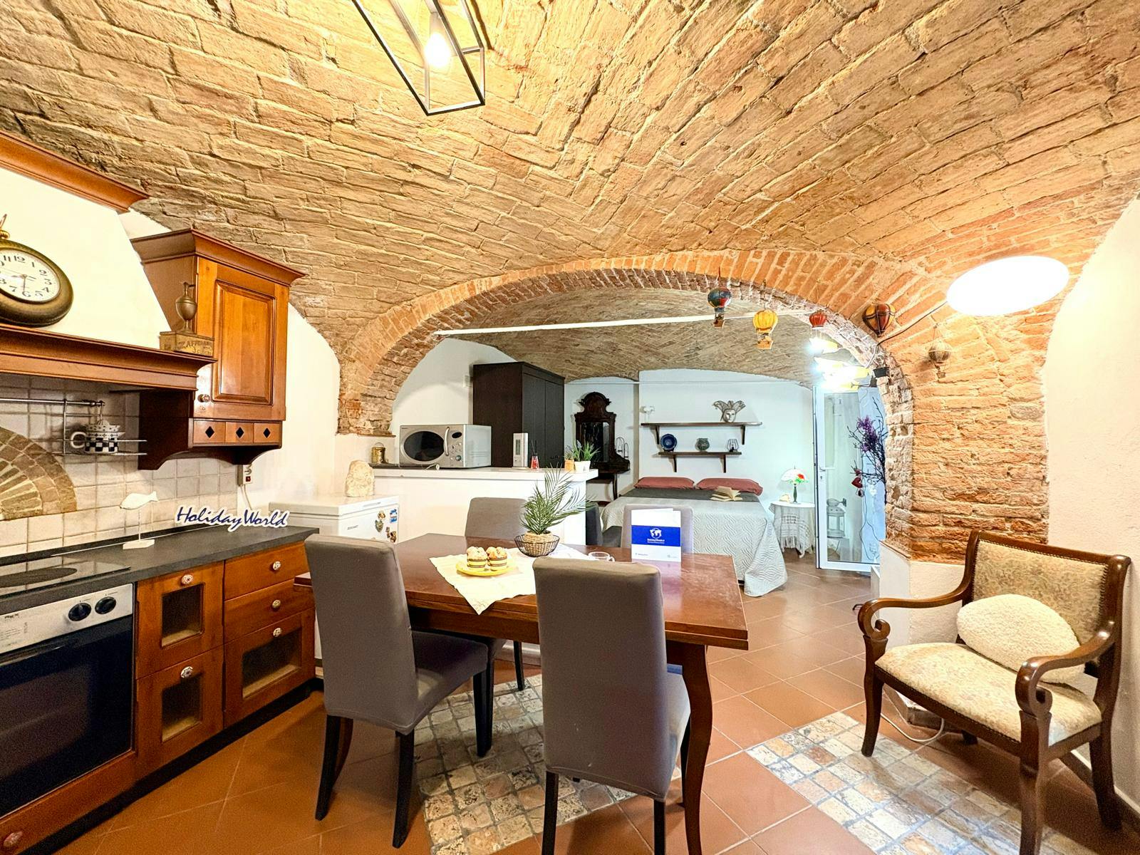 Studio zu mieten für 3.064 € pro Monat in Savona, Via Quiliano