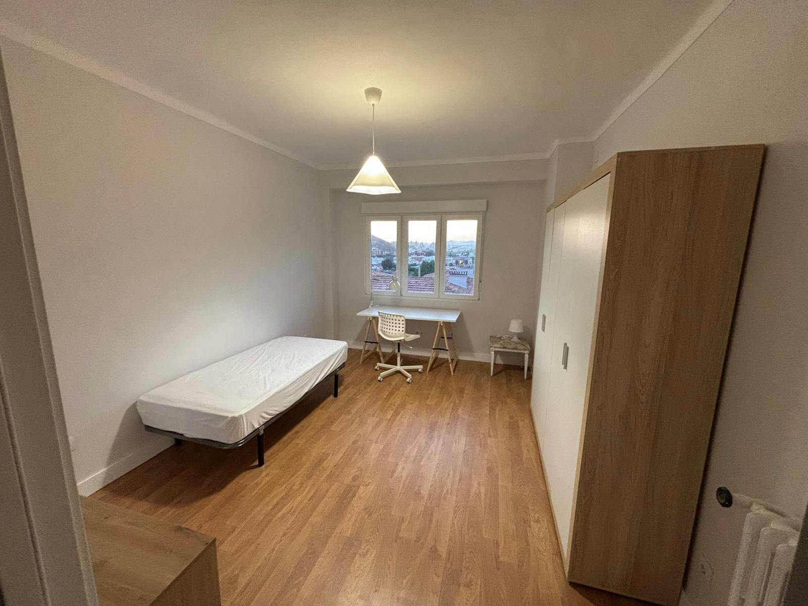 Pokój prywatny do wynajęcia za 360 € miesięcznie w mieście Cartagena, Calle Menéndez Pelayo