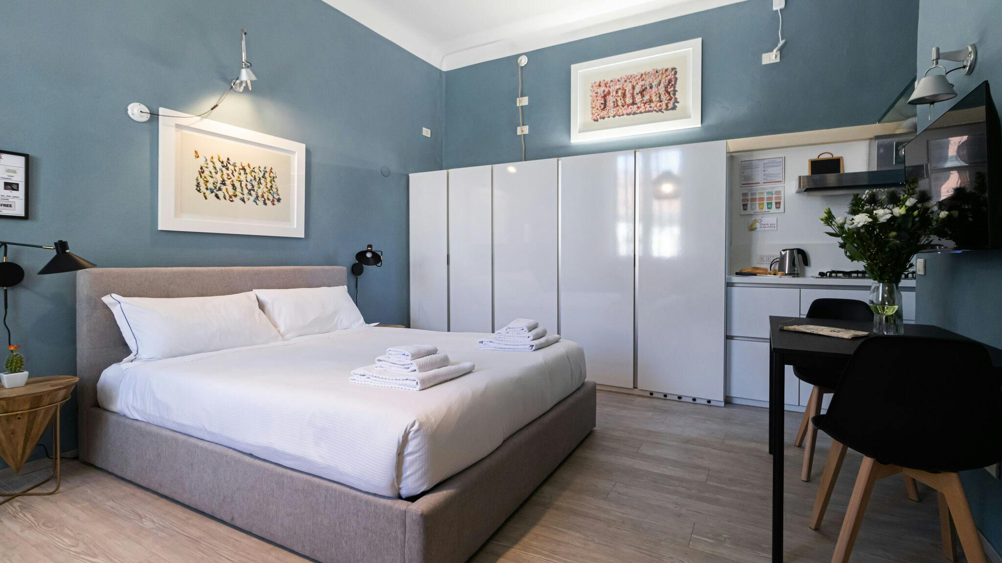 Studio for rent for €1 per month in Milan, Via Bezzecca