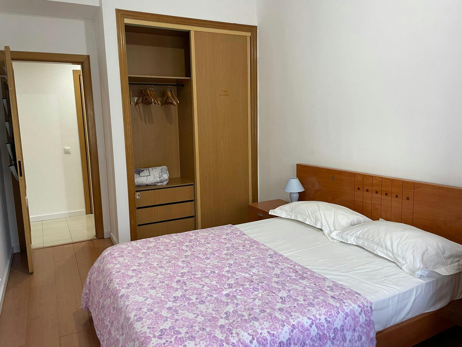 Private room for rent for €480 per month in Lisbon, Rua General Themudo Barata