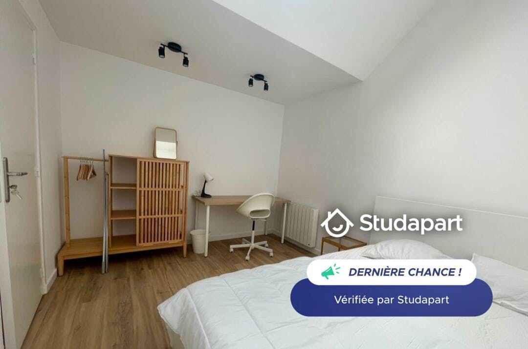 Private room for rent for €300 per month in Roubaix, Rue de Mouvaux