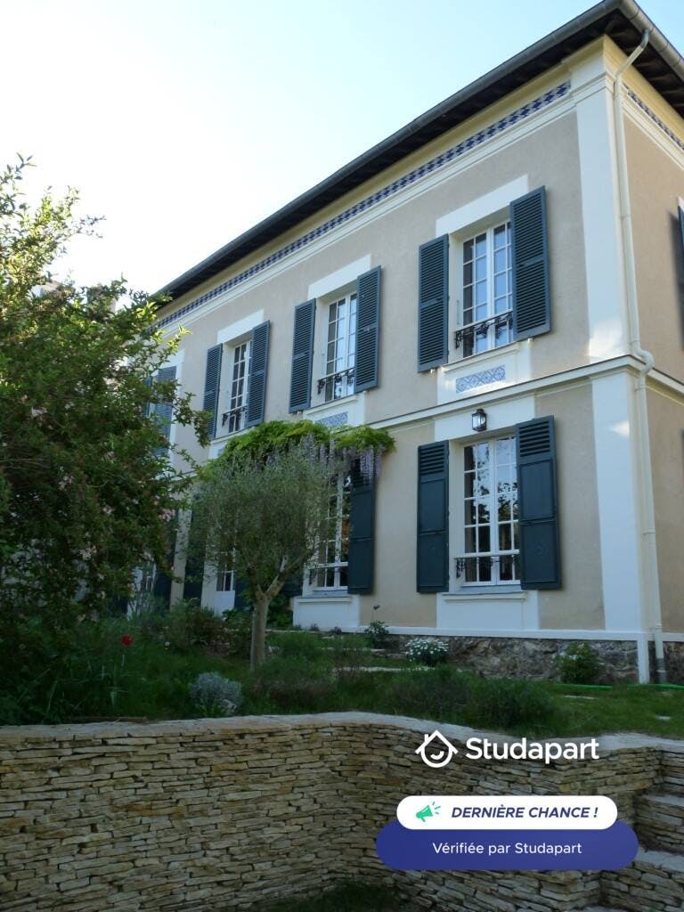 Private room for rent for €280 per month in Ville-d’Avray, Rue Corot