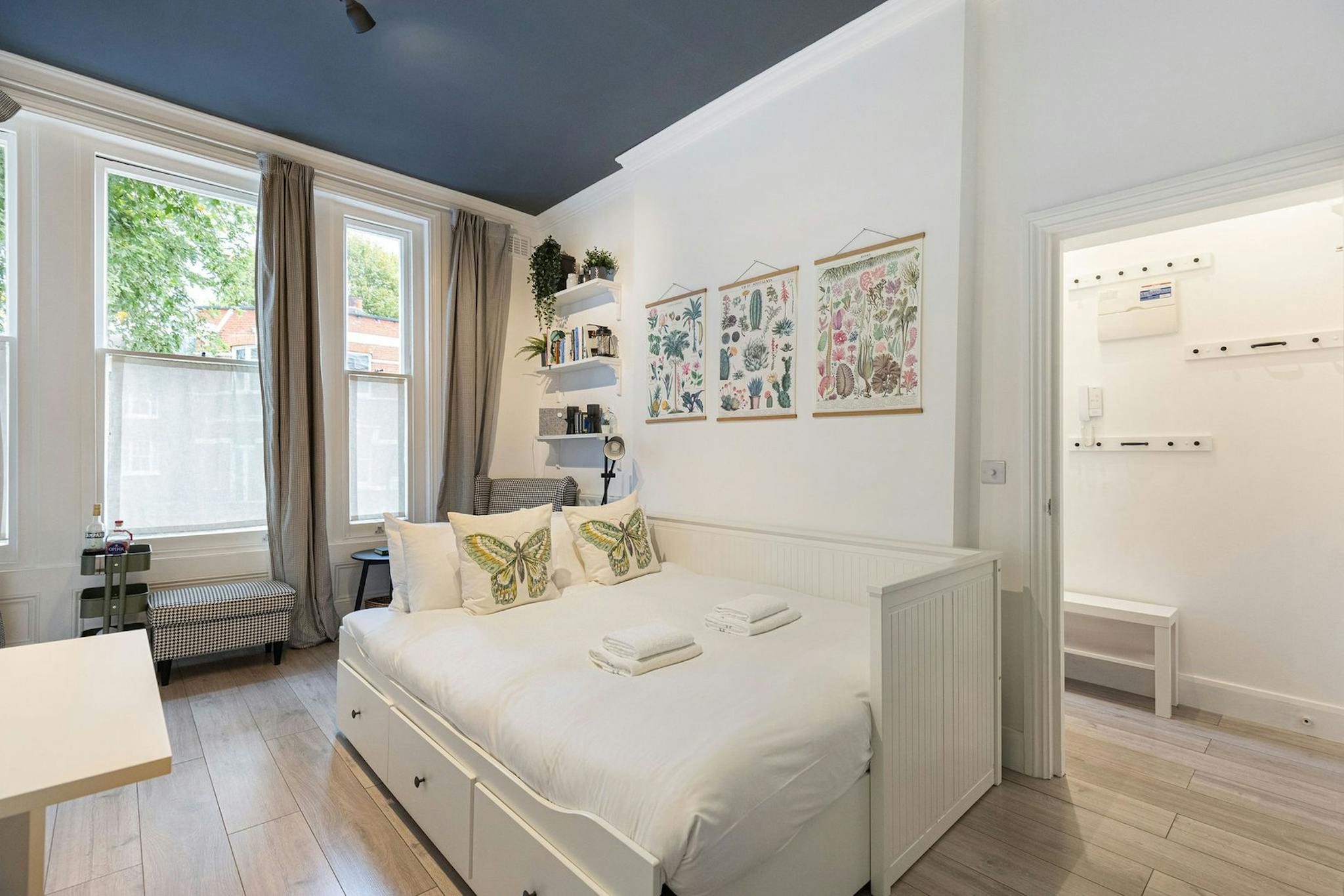 Lakeside Road, London preview