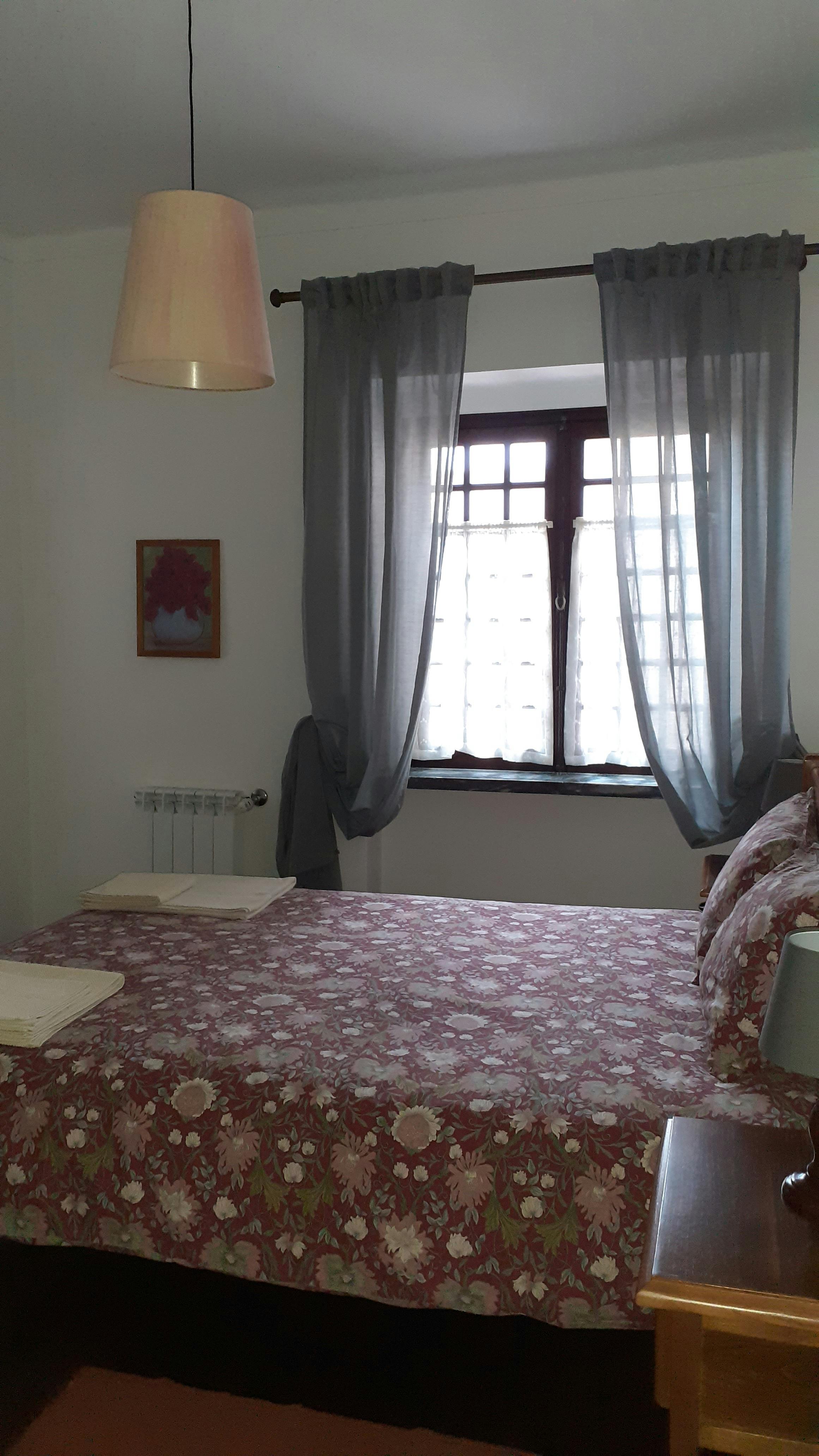 Cameră privată de închiriat pentru 600 EUR pe lună în Atouguia da Baleia, Largo Nossa Senhora da Conceição