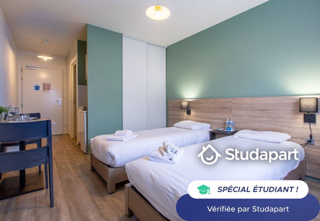 Private room for rent for €495 per month in Le Mans, Boulevard Marie et Alexandre Oyon