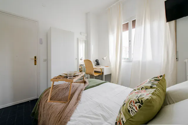Private room in Calle de Rodríguez Marín, Madrid (1663235) room image 2