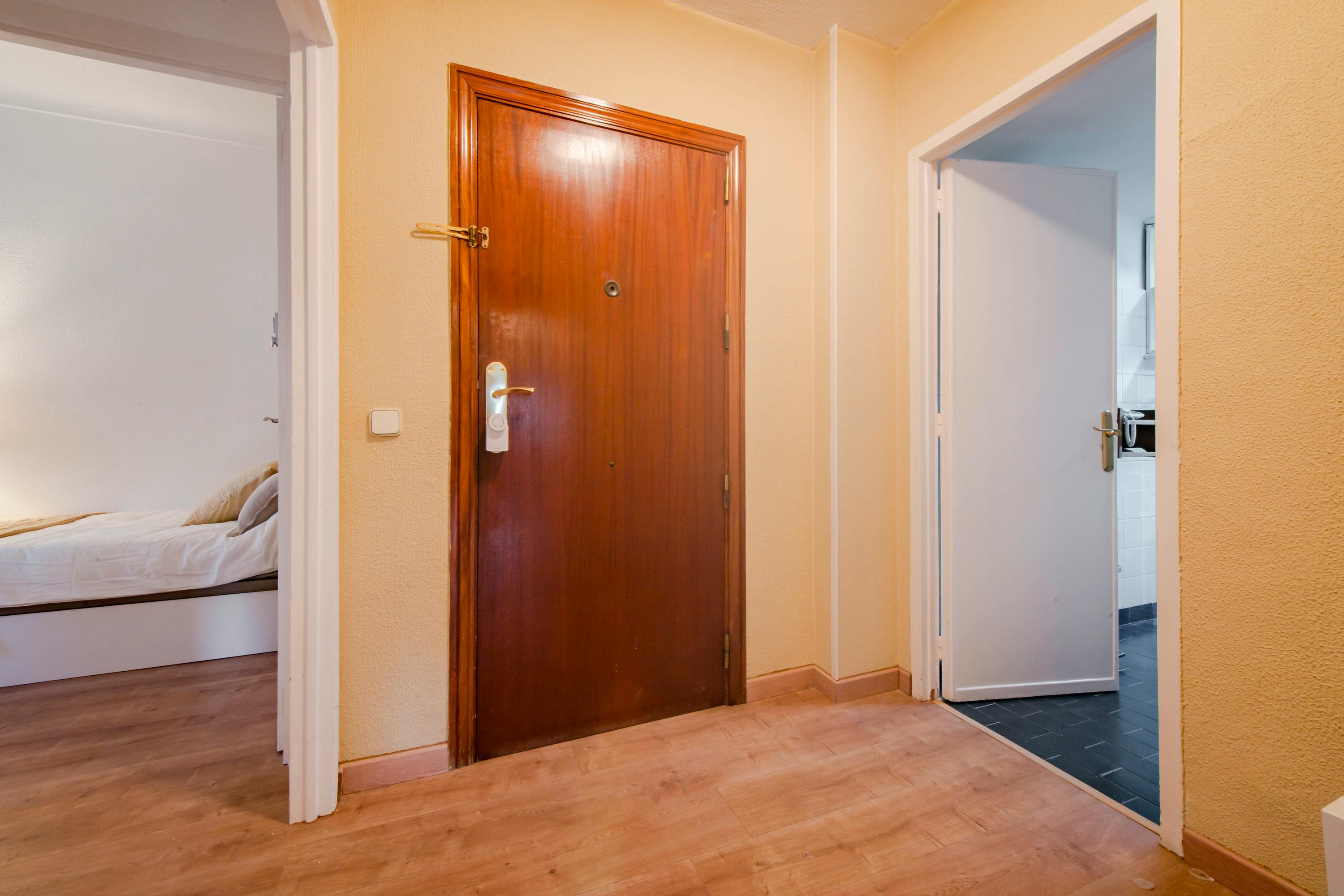 Single room Madrid, 1 bed, 9m² — photo 4