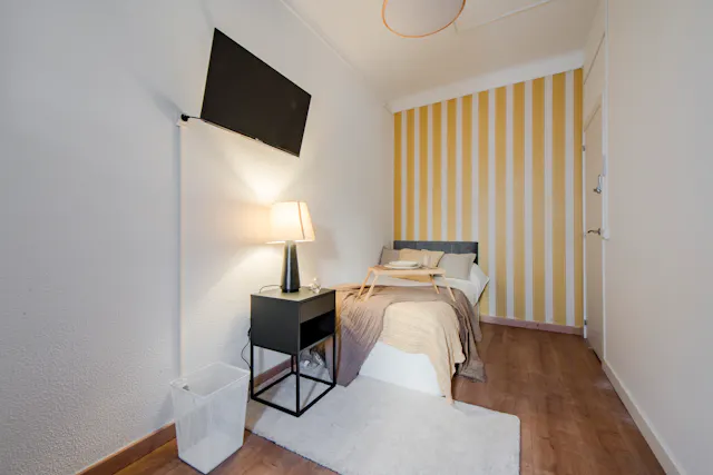 Private room in Calle de Rodríguez Marín, Madrid (1663271) room image 1