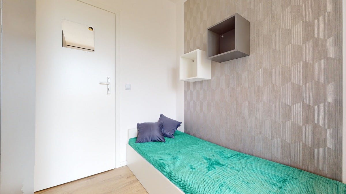 Sardyńska, Warsaw preview