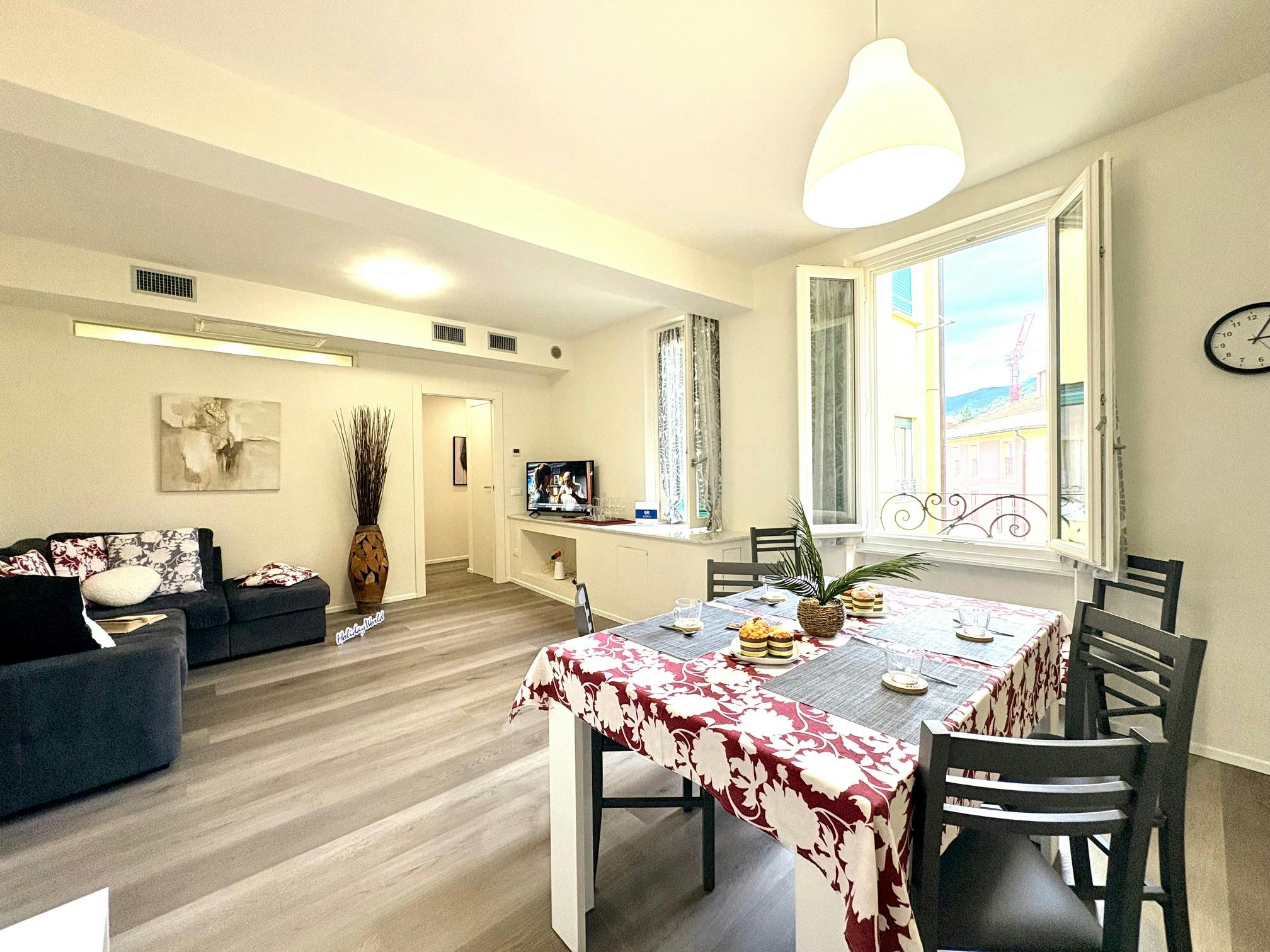 Apartament de închiriat pentru 2.123 EUR pe lună în Varazze, Piazza Nello Bovani