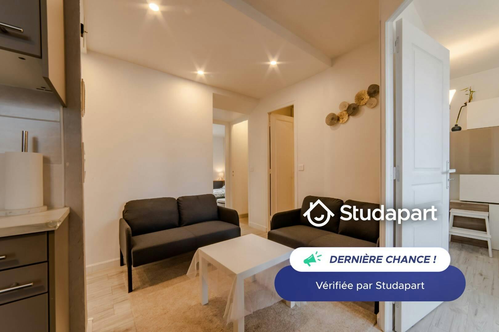 Apartment for rent for €2,800 per month in Puteaux, Rue du Bicentenaire