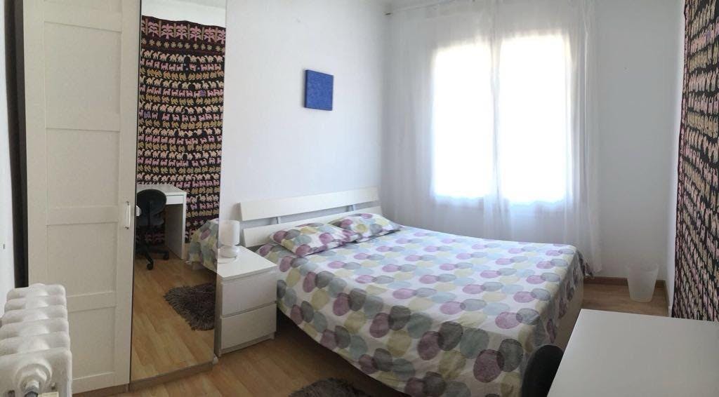 Private room for rent for €600 per month in Barcelona, Carrer de Balmes