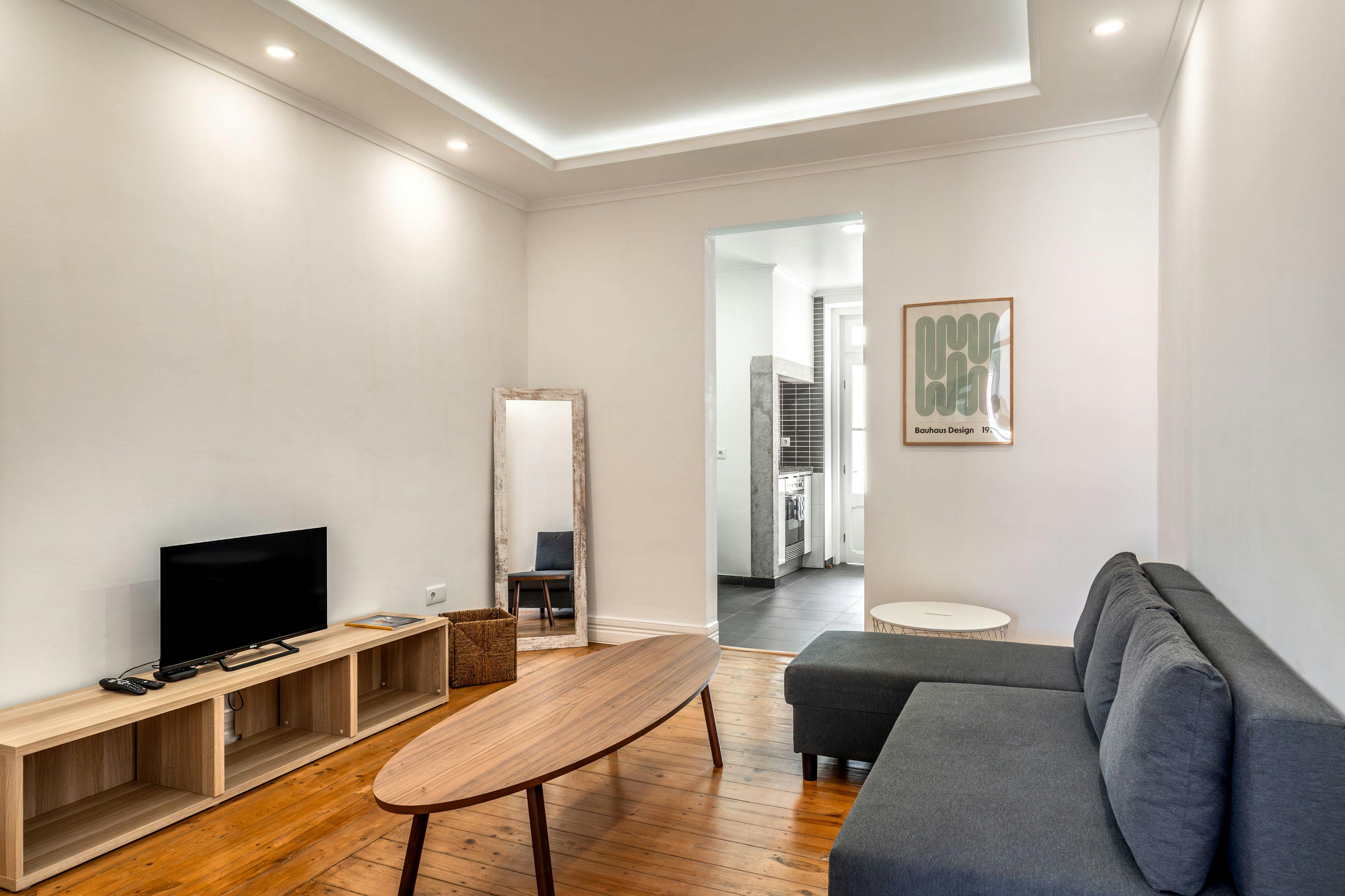 Apartment for rent for €1,500 per month in Lisbon, Rua Carlos Ribeiro