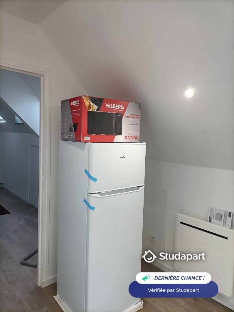 House for rent for €1,000 per month in Orsay, Avenue Saint-Laurent