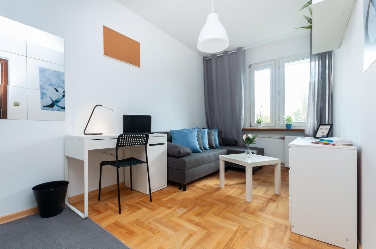 Symfonii, Warsaw preview