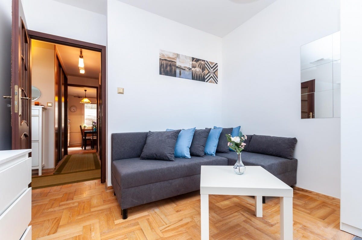 Symfonii, Warsaw preview