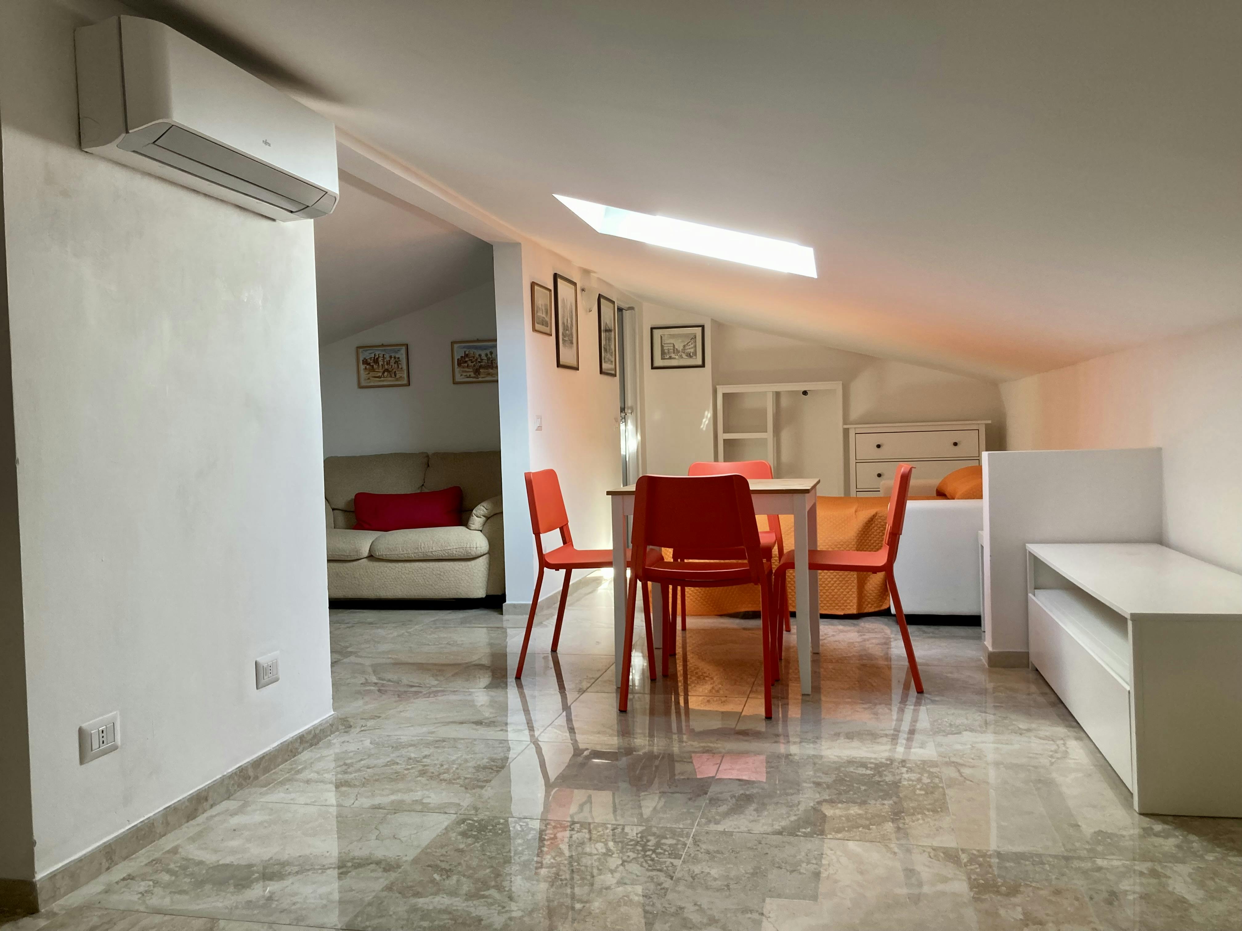 Студія за оренду для 1 100 EUR на місяць у Florence, Via Lorenzo Bartolini