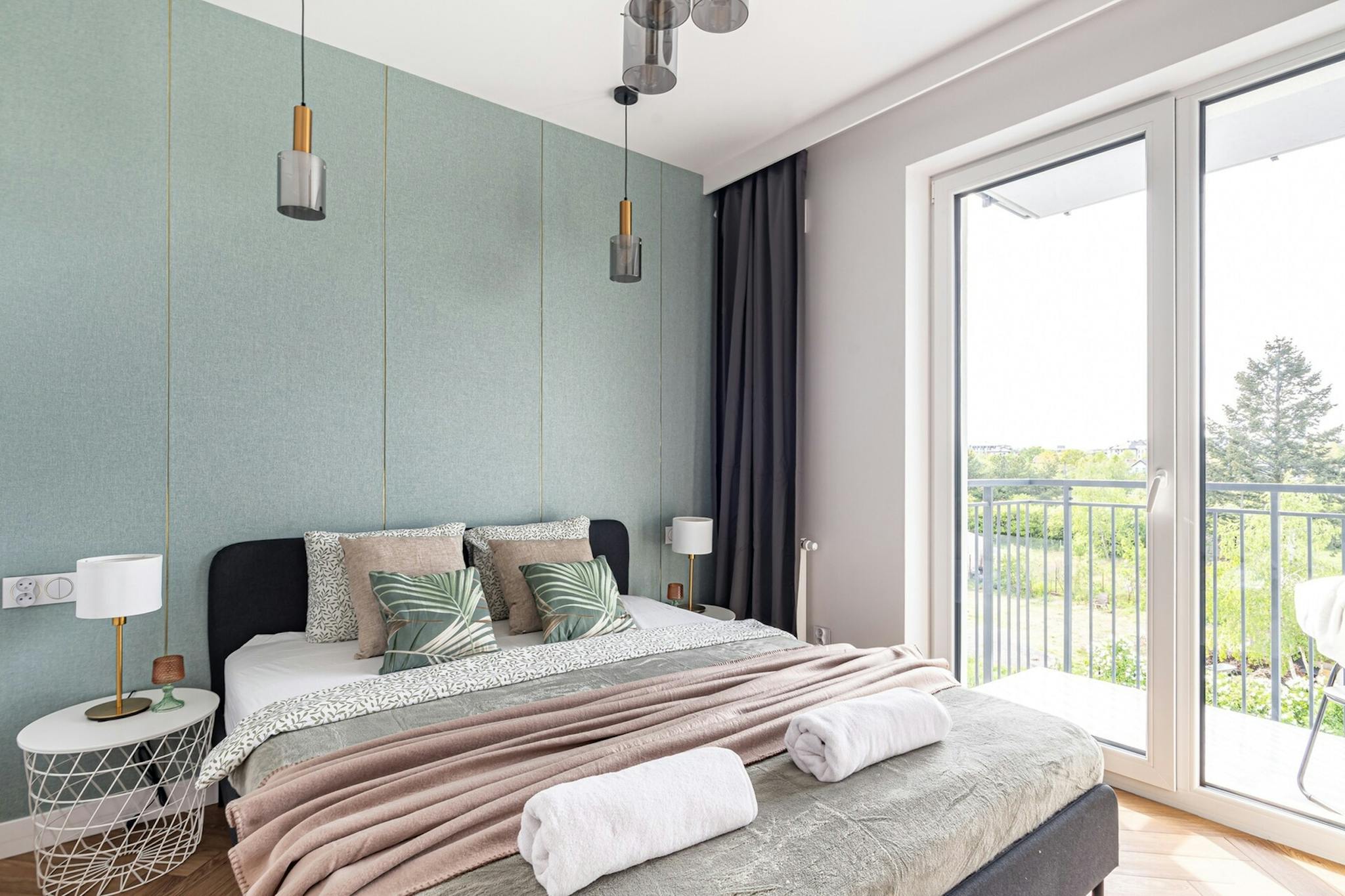 Winorośli, Warsaw preview