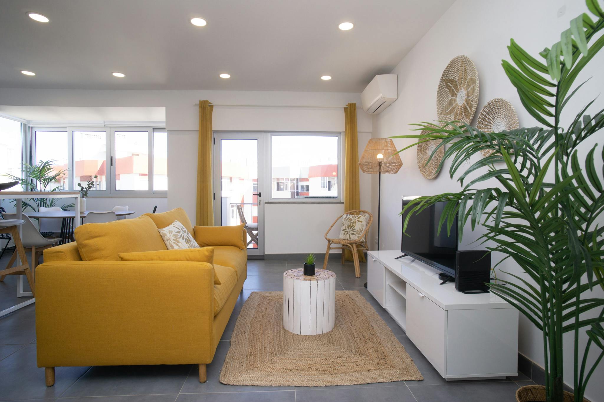 Appartement te huur voor € 2.000 per maand in Portimão, Avenida 25 de Abril