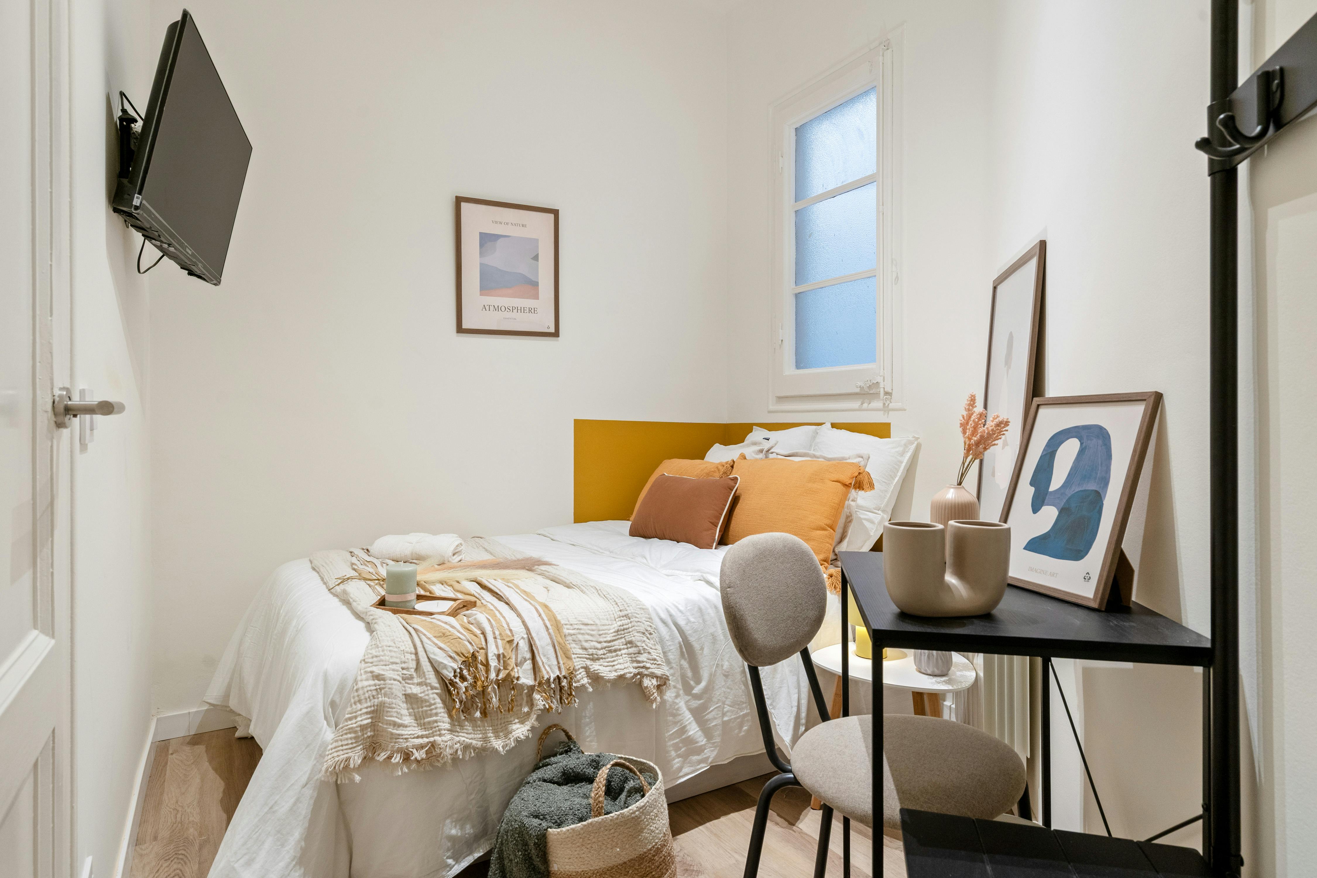 Private room for rent for €550 per month in Barcelona, Carrer del Comte Borrell