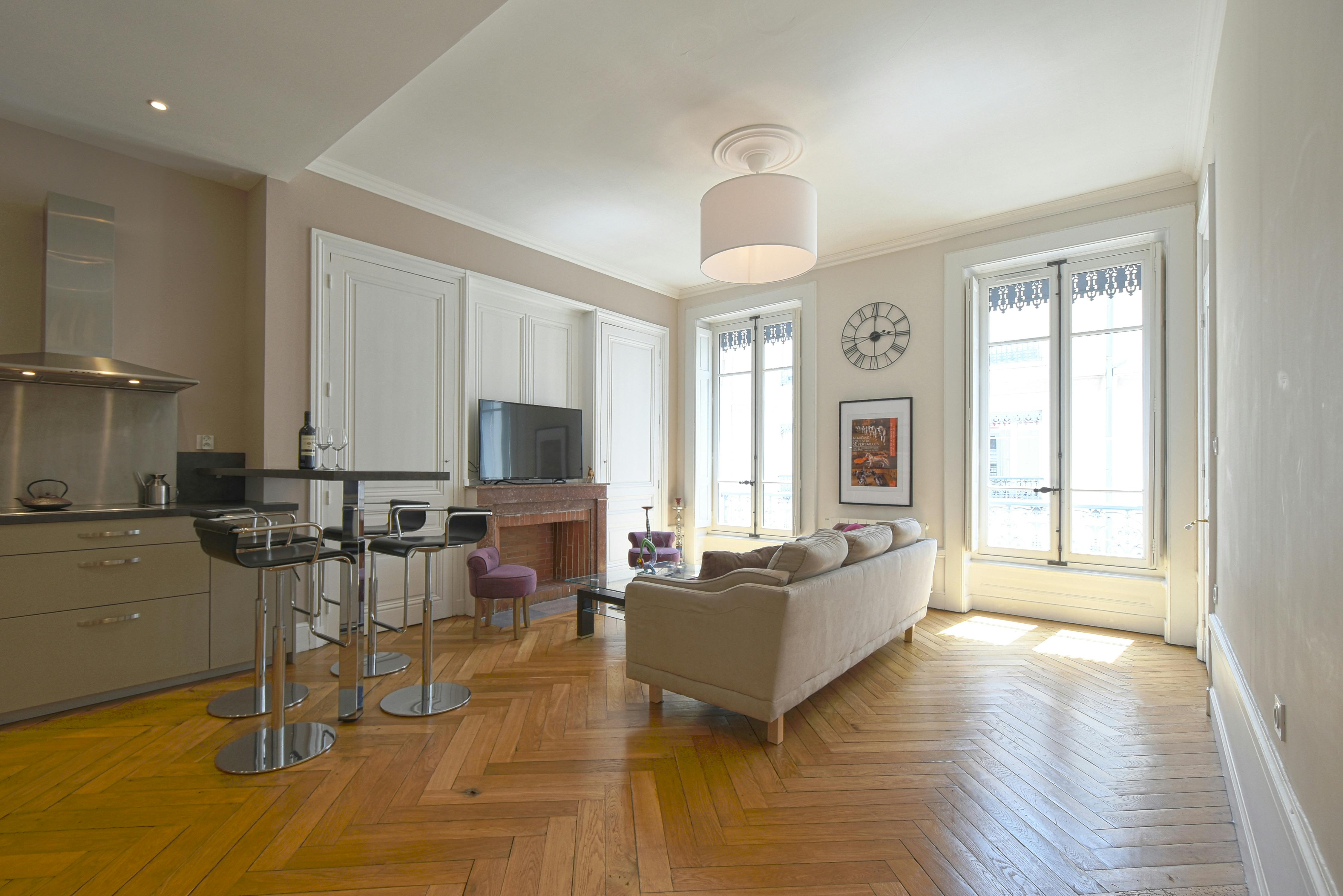 Mieszkanie do wynajęcia za 1500 € miesięcznie w mieście Lyon, Avenue Leclerc