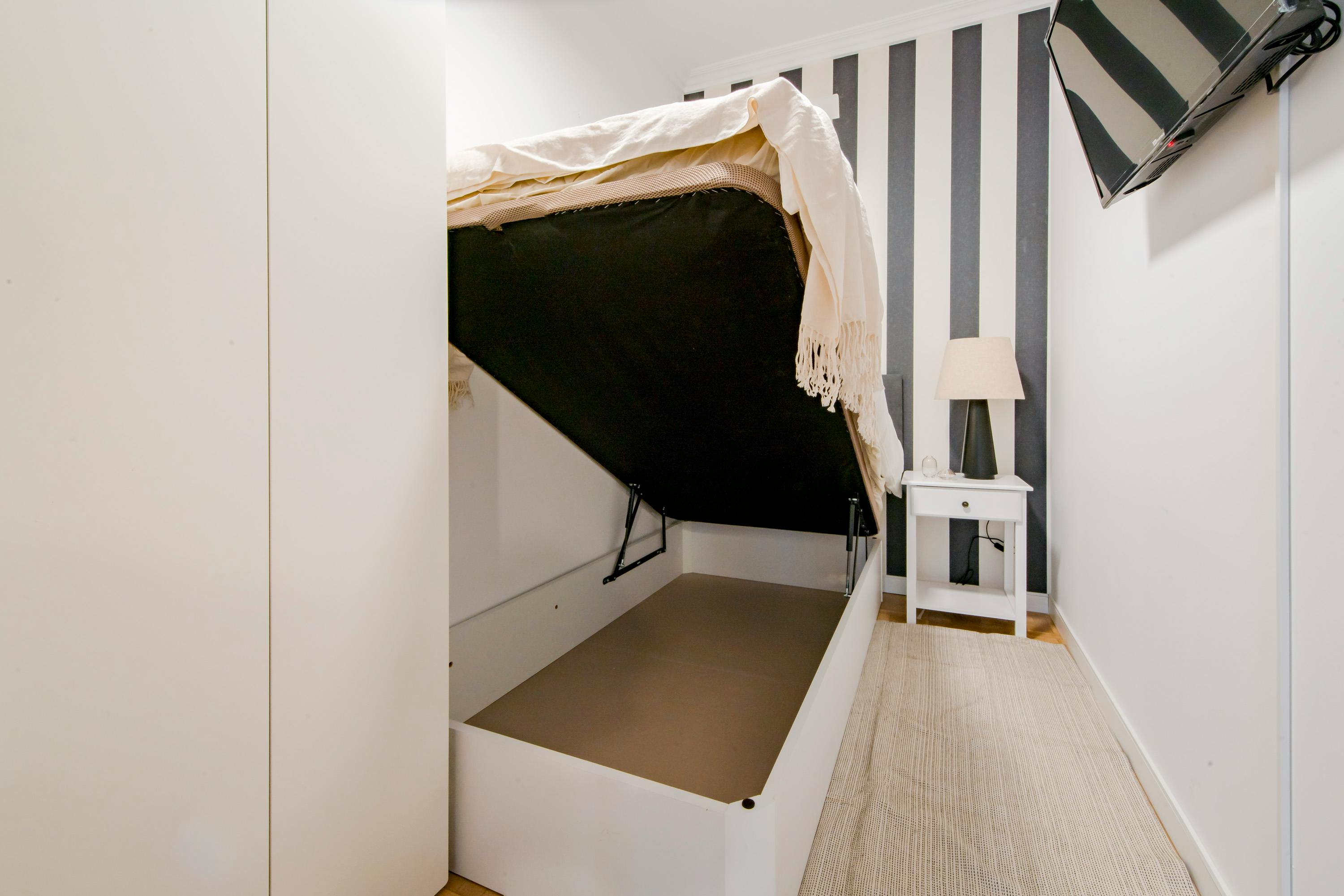 Single room Madrid, 1 bed, 9m² — photo 7