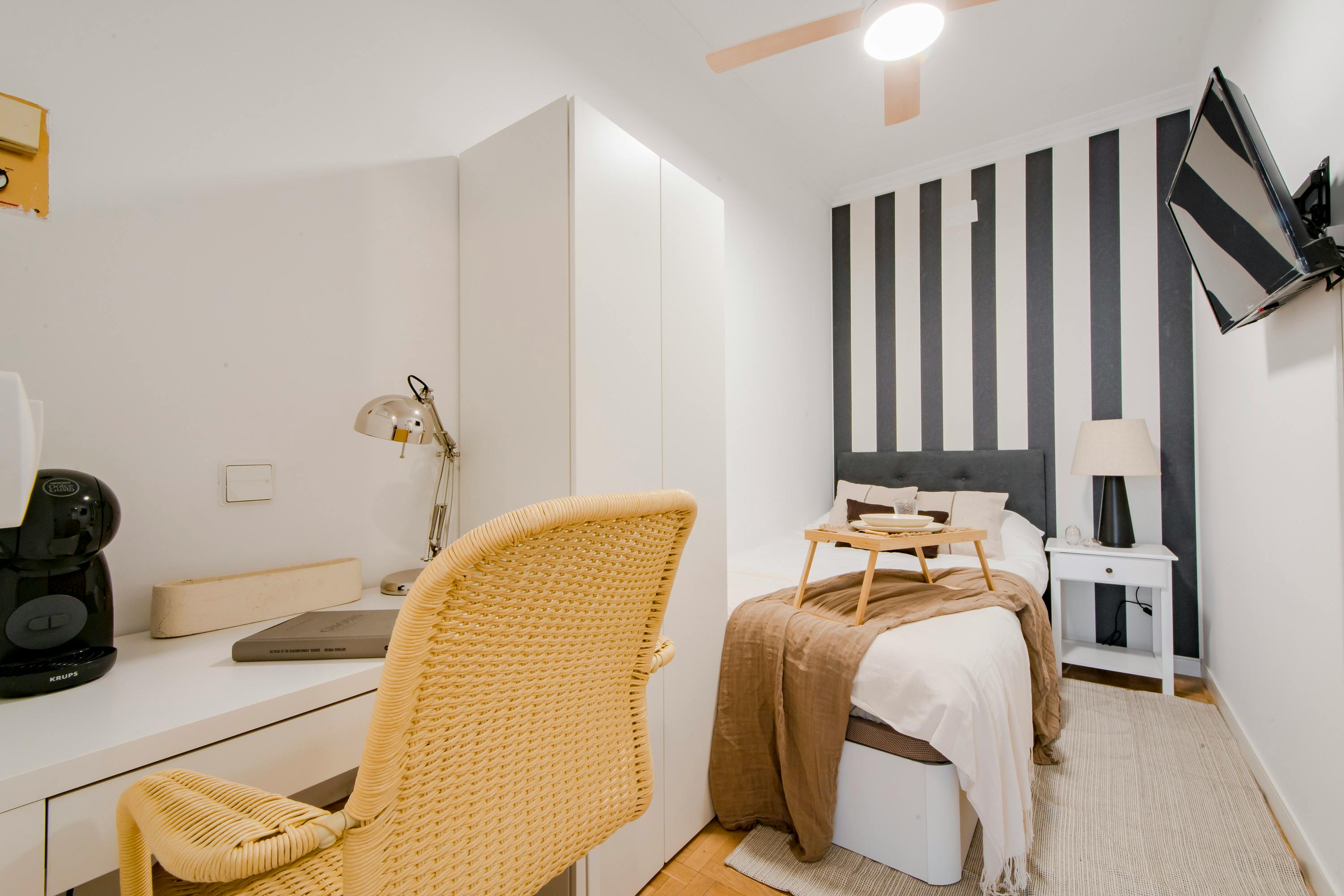 Single room Madrid, 1 bed, 9m² — photo 2