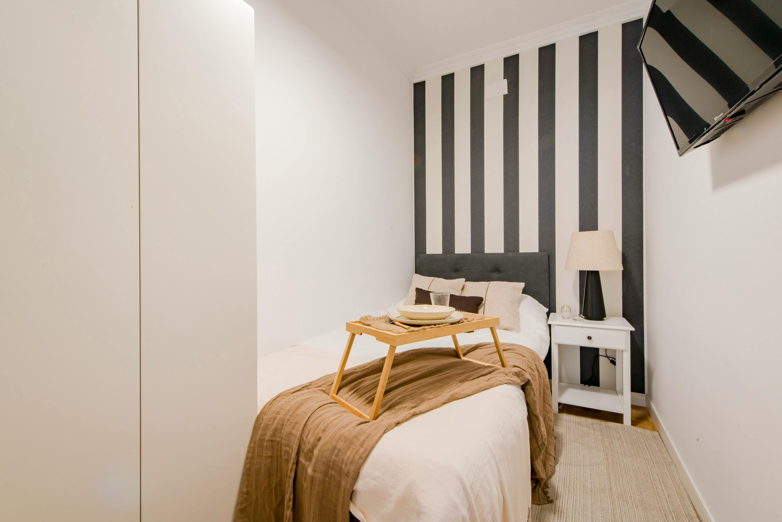 Single room Madrid, 1 bed, 9m² — photo 1
