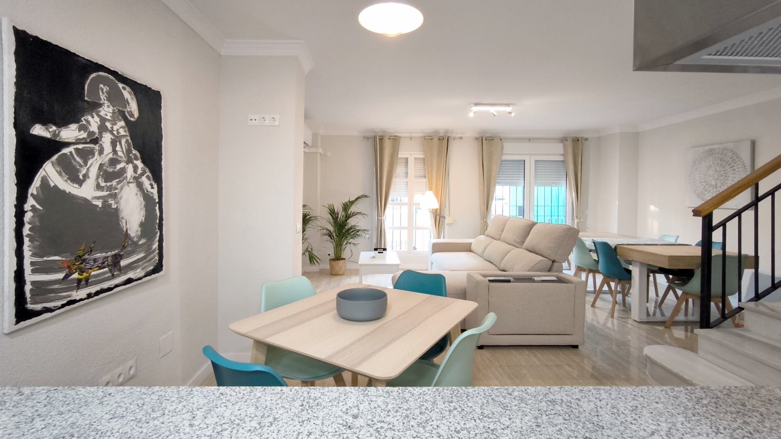 Haus zu mieten für 1.800 € pro Monat in Benajarafe, Calle Sirius