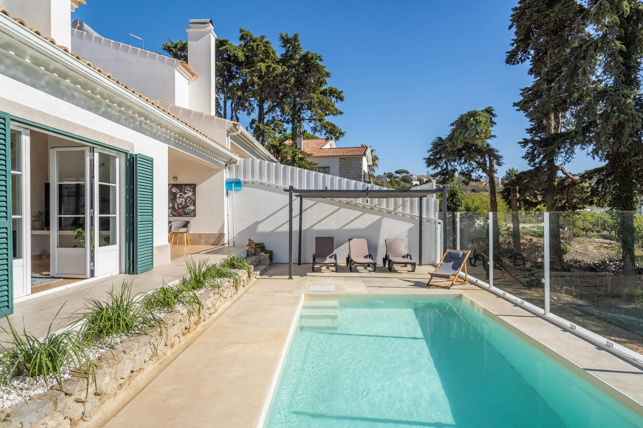 Huis te huur voor € 2.000 per maand in Sesimbra (Castelo), Rua Fonte de Sesimbra
