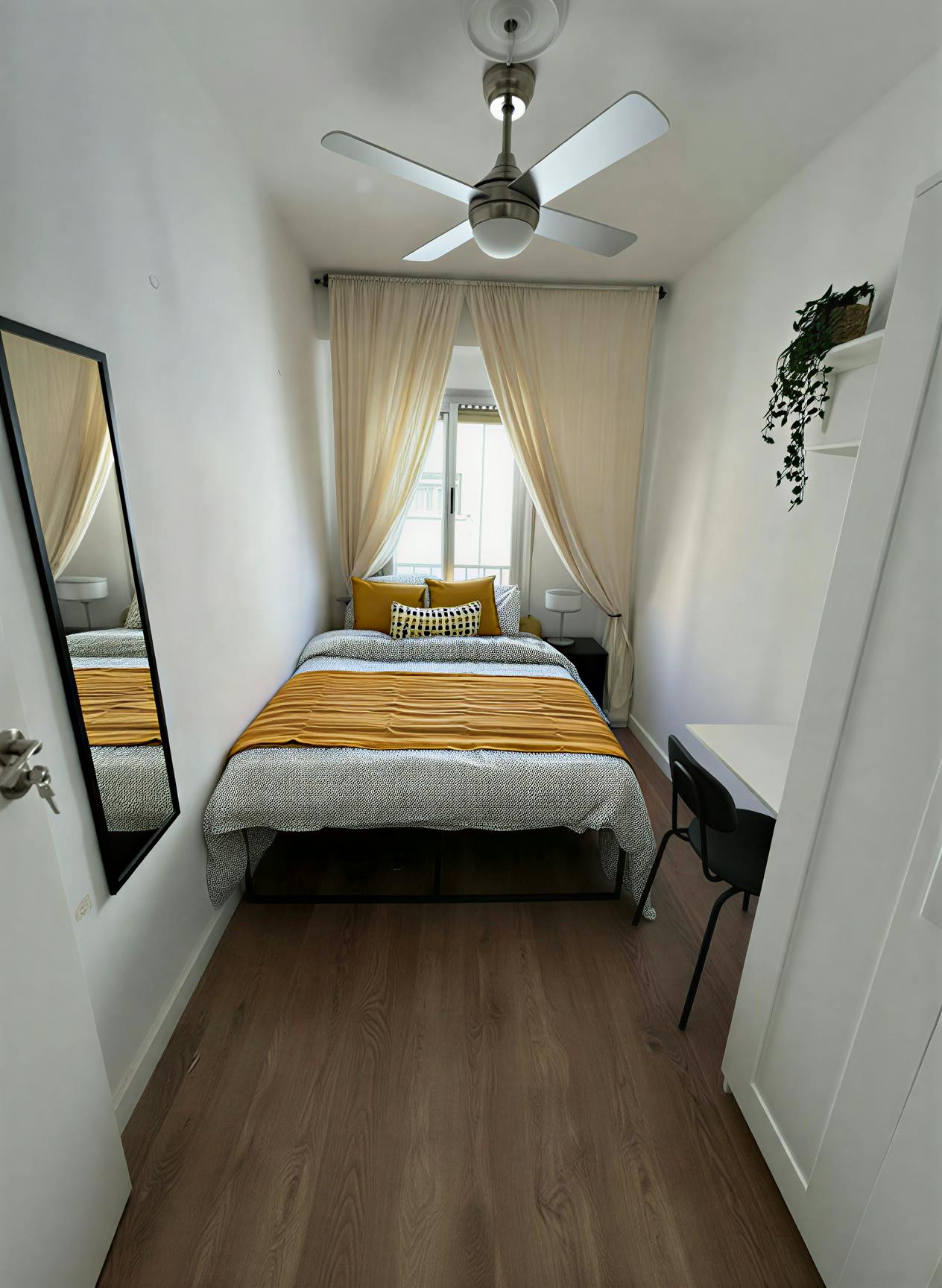 Отдельная комната сдается в аренду за 285 € в месяц в Valencia, Carrer del Cardenal Benlloch