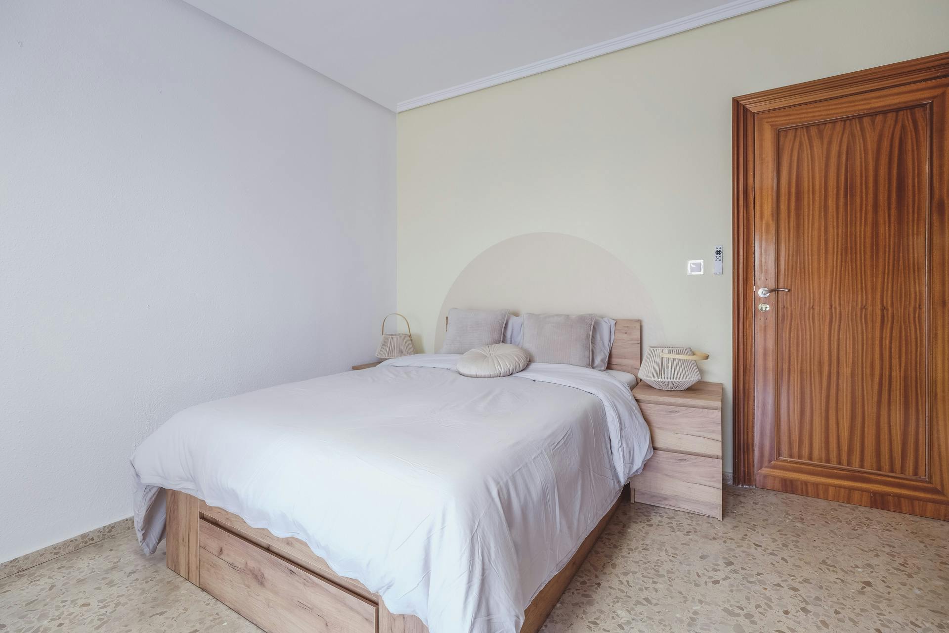 Private room for rent for €750 per month in Torrent, Plaça de Bisbe Benlloch