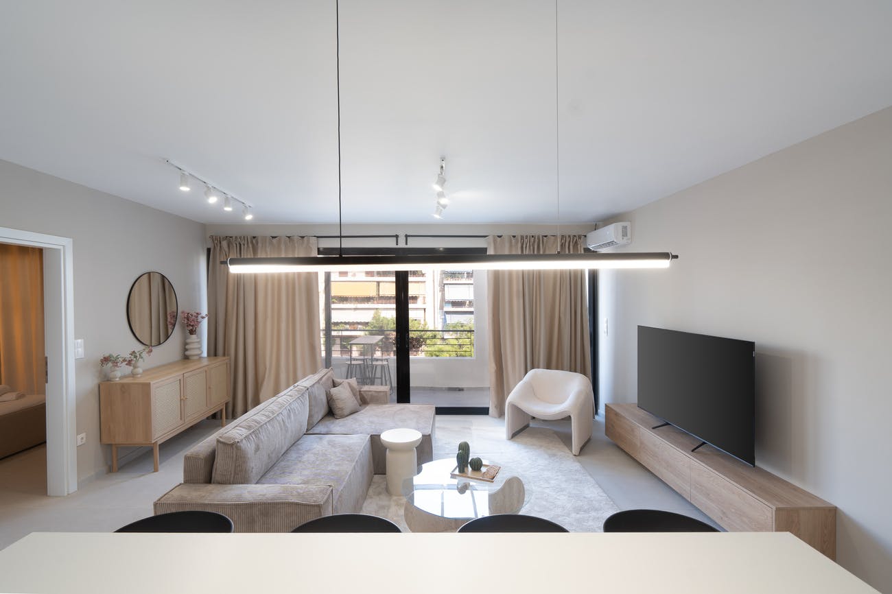 Thessalonikis, Athina preview