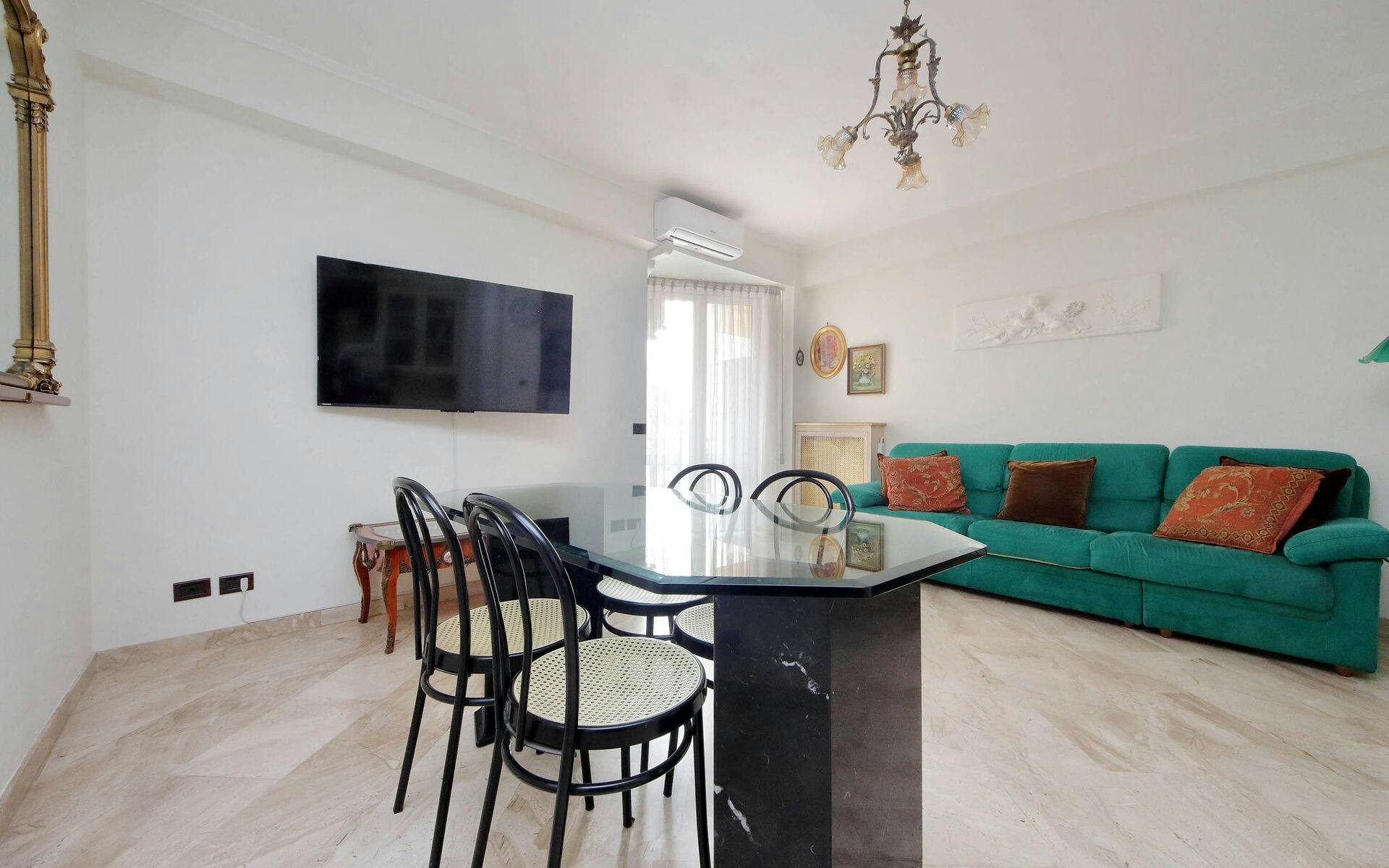 Appartement te huur voor € 2.500 per maand in Rome, Via Laurentina