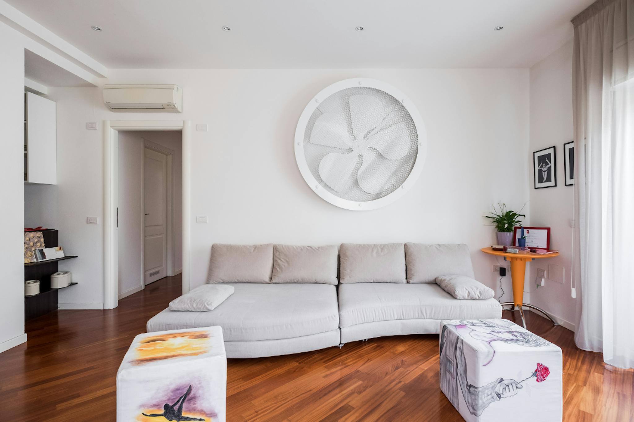 Via Parigi, Bologna preview