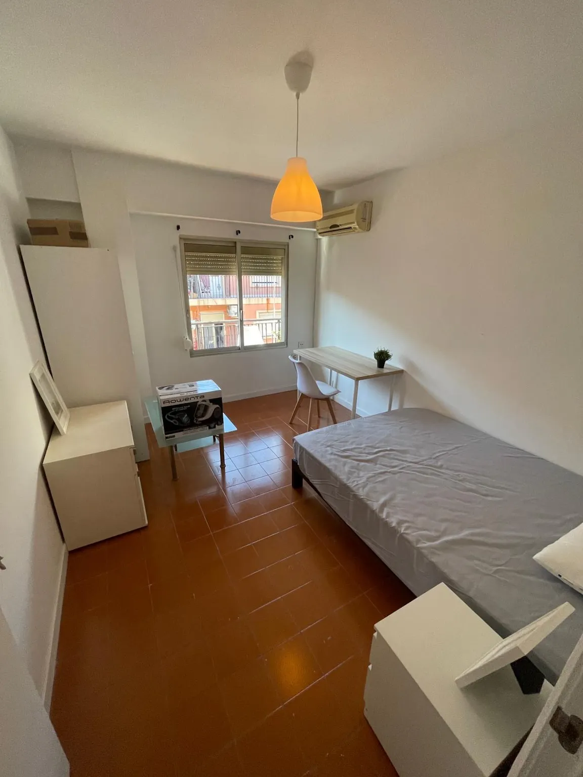 Private room in Carrer d'Agustí Sales, Valencia (1664514) ROOM