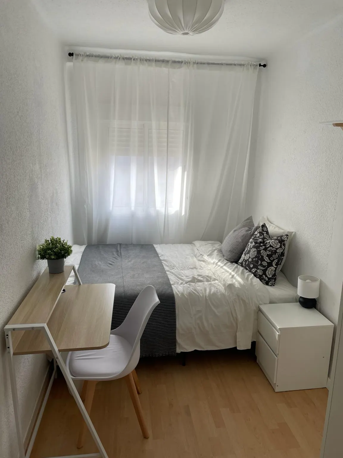 Carrer d'Alcanyís, Valencia - in Valencia