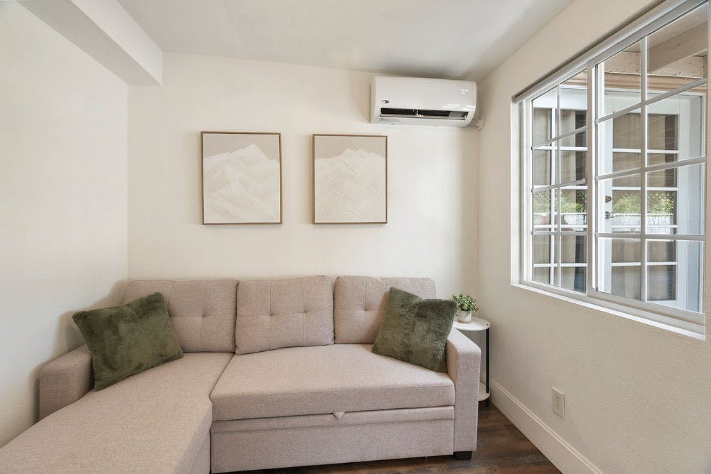 Huis te huur voor $2,600 per maand in Escondido, Elmwood Drive