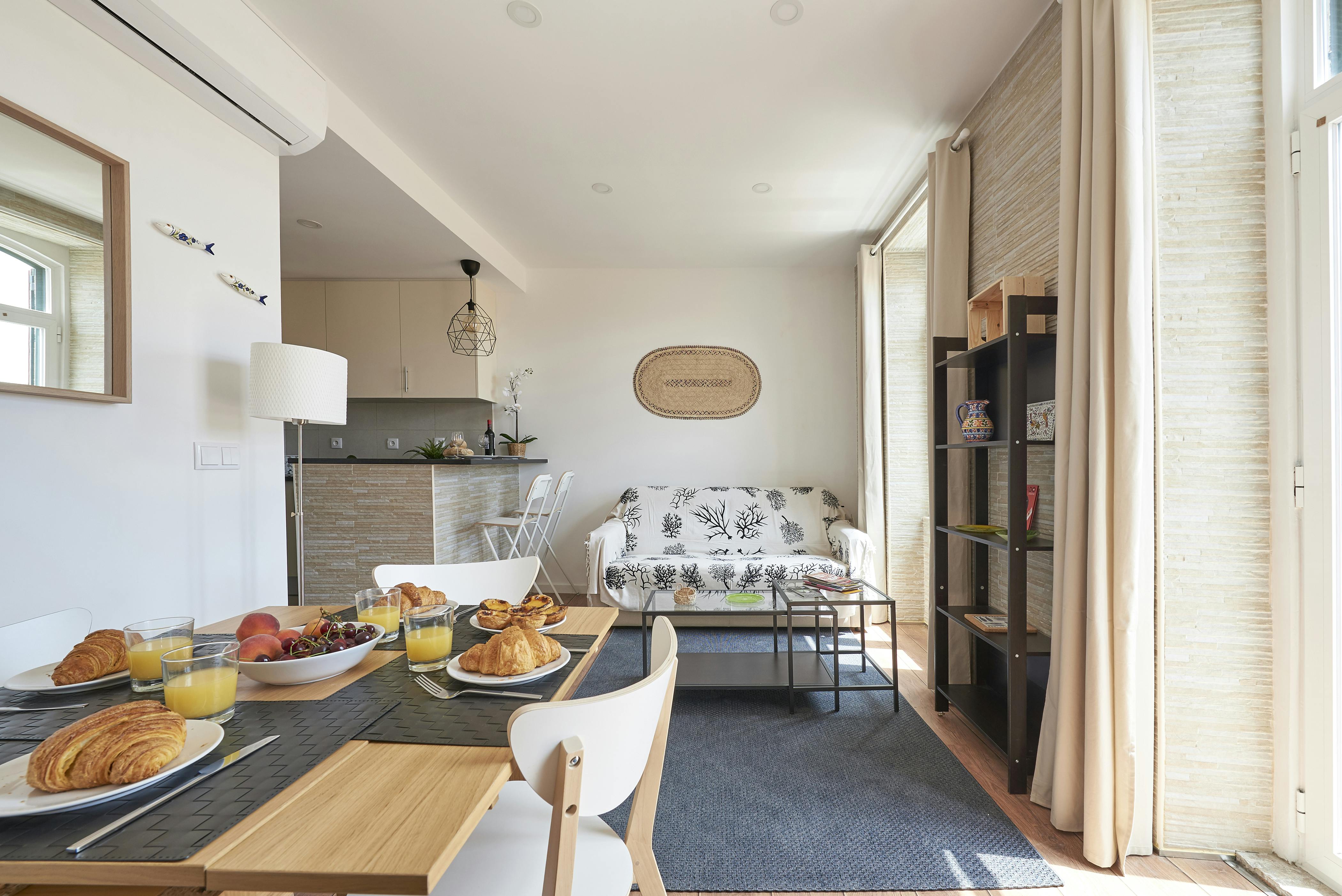 Apartment for rent for €1,500 per month in Lisbon, Rua Machado de Castro