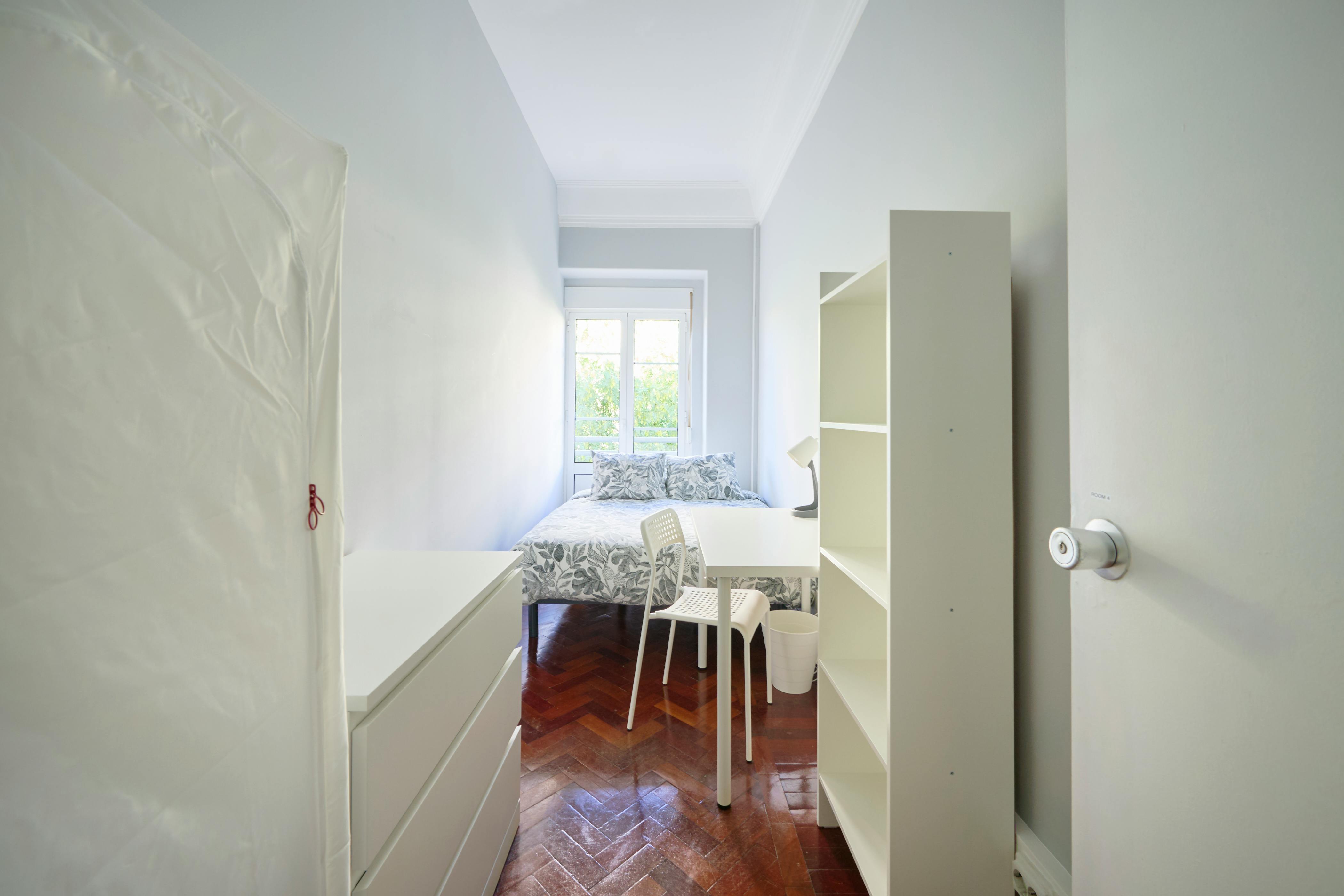 Avenida Elias Garcia, Lisbon preview