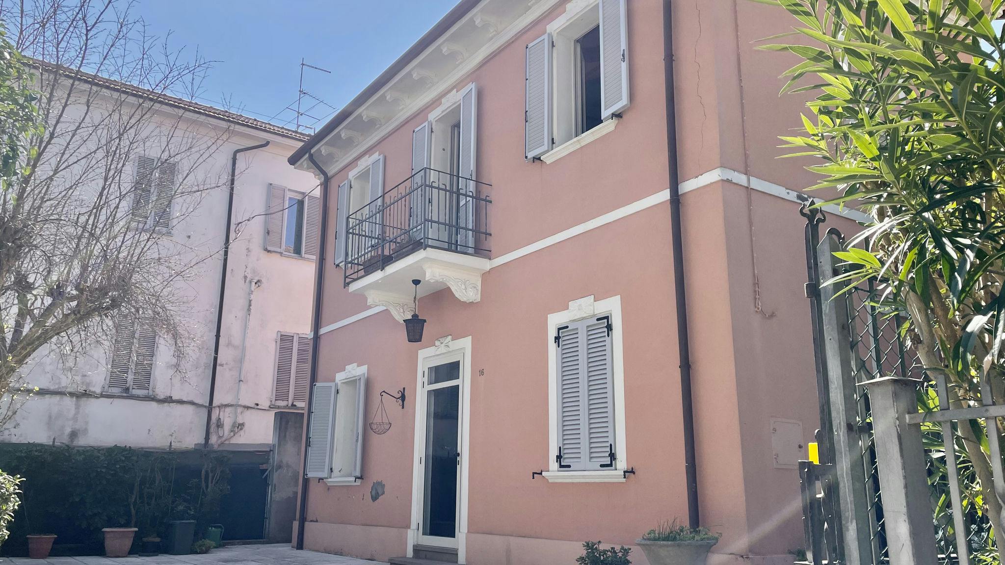 Apartment for rent for €1 per month in Rimini, Viale Carlo Goldoni