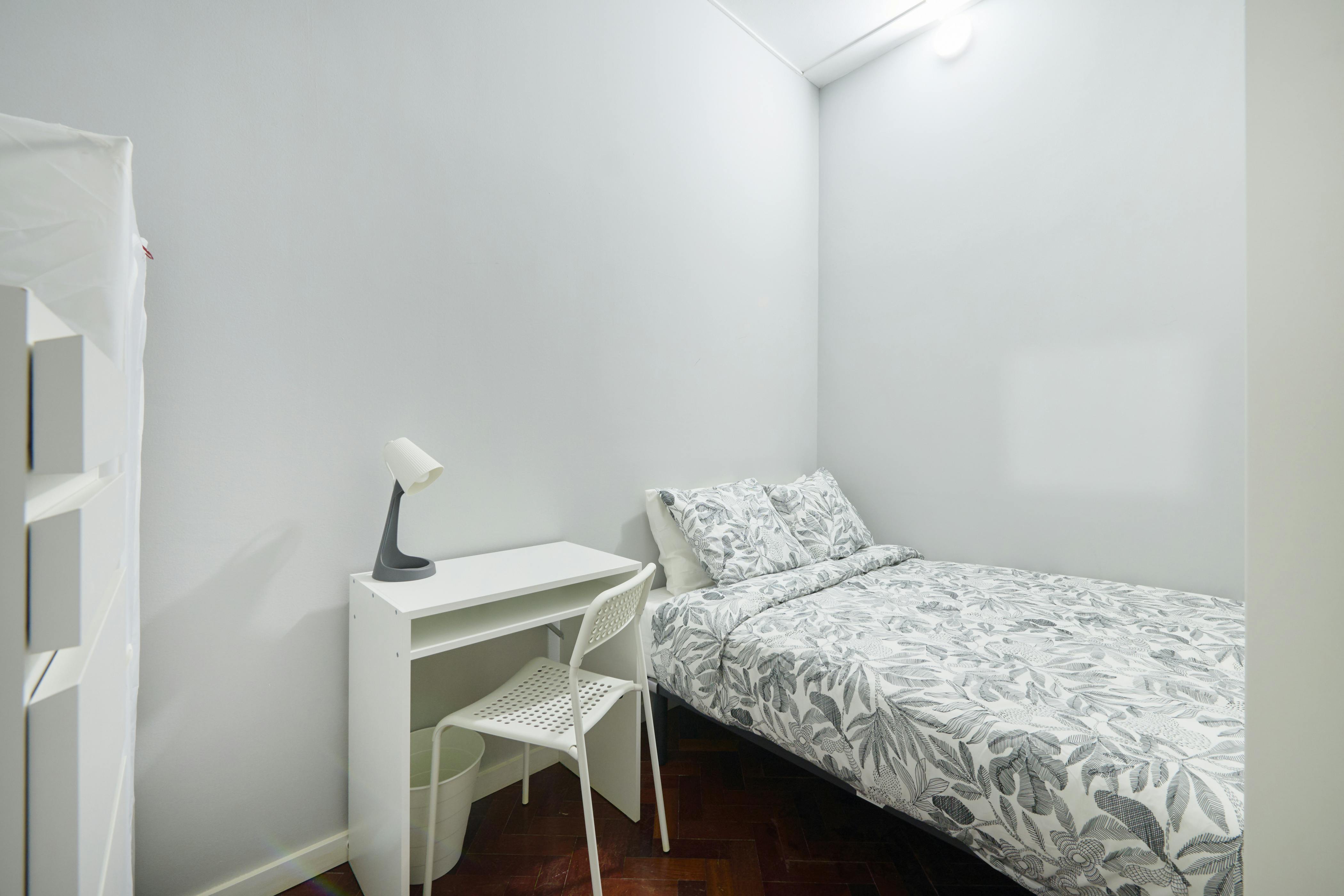 Stanza privata in affitto a 400 € al mese a Lisbon, Avenida Elias Garcia