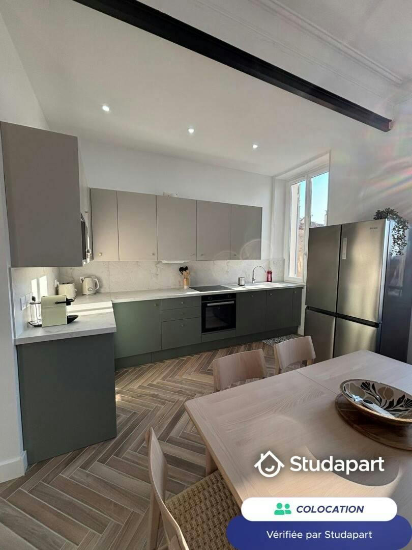 Private room for rent on Rue des Trois Rois, Marseille - Vue 4
