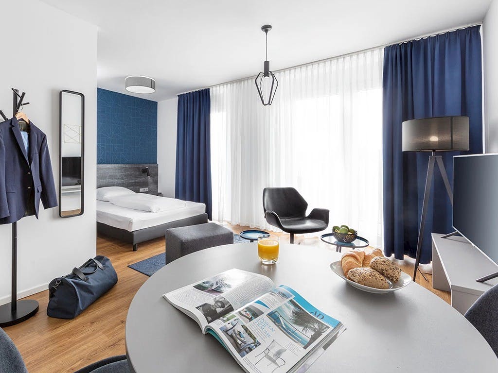 Studio for rent for €1,570 per month in Bad Homburg vor der Höhe, Ferdinandstraße