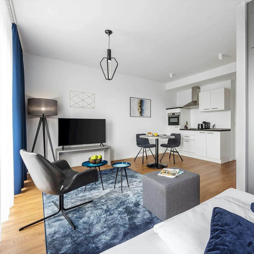 Studio for rent for €2,040 per month in Bad Homburg vor der Höhe, Ferdinandstraße