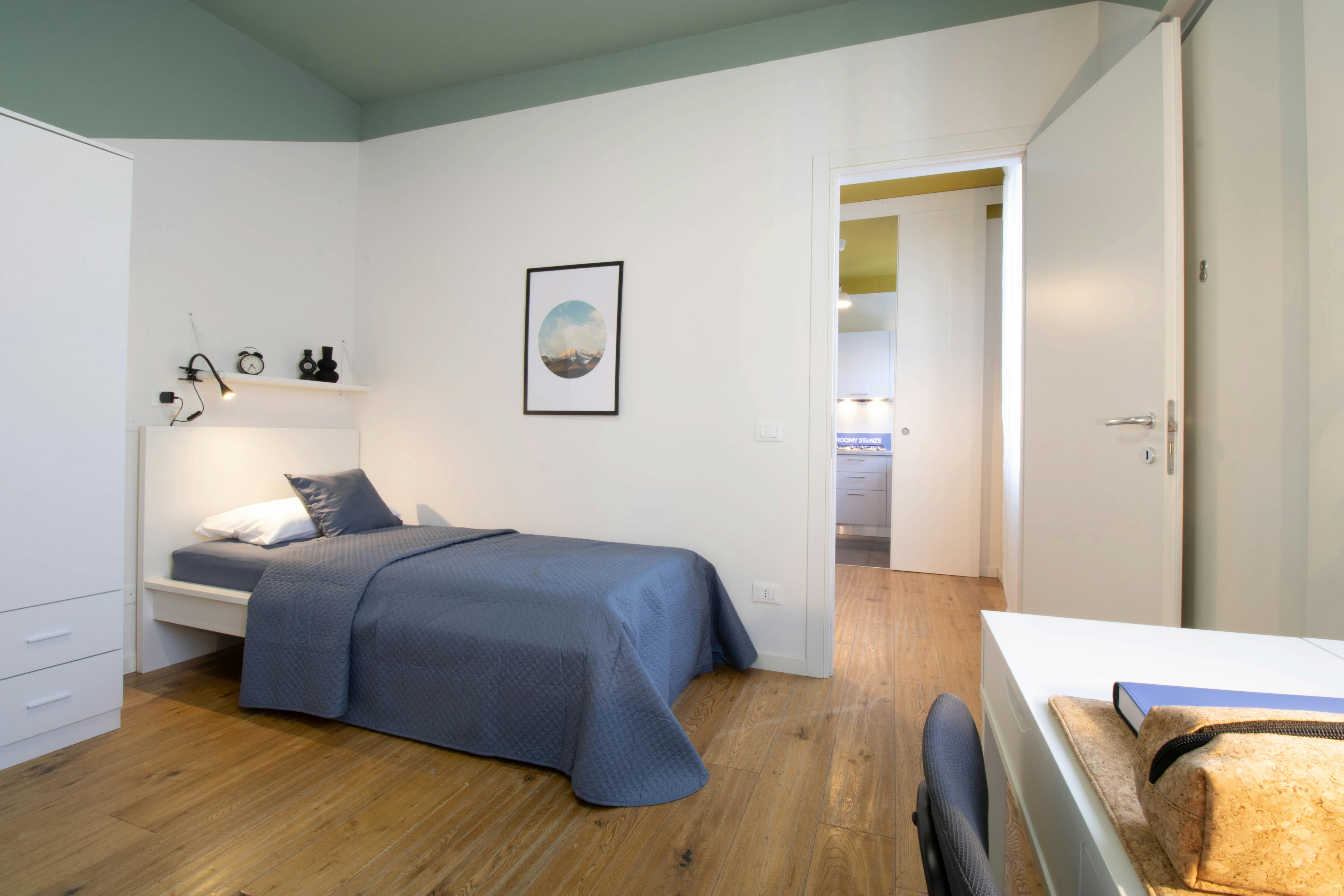 Shared room for rent for €400 per month in Pavia, Via Andrea Alciato