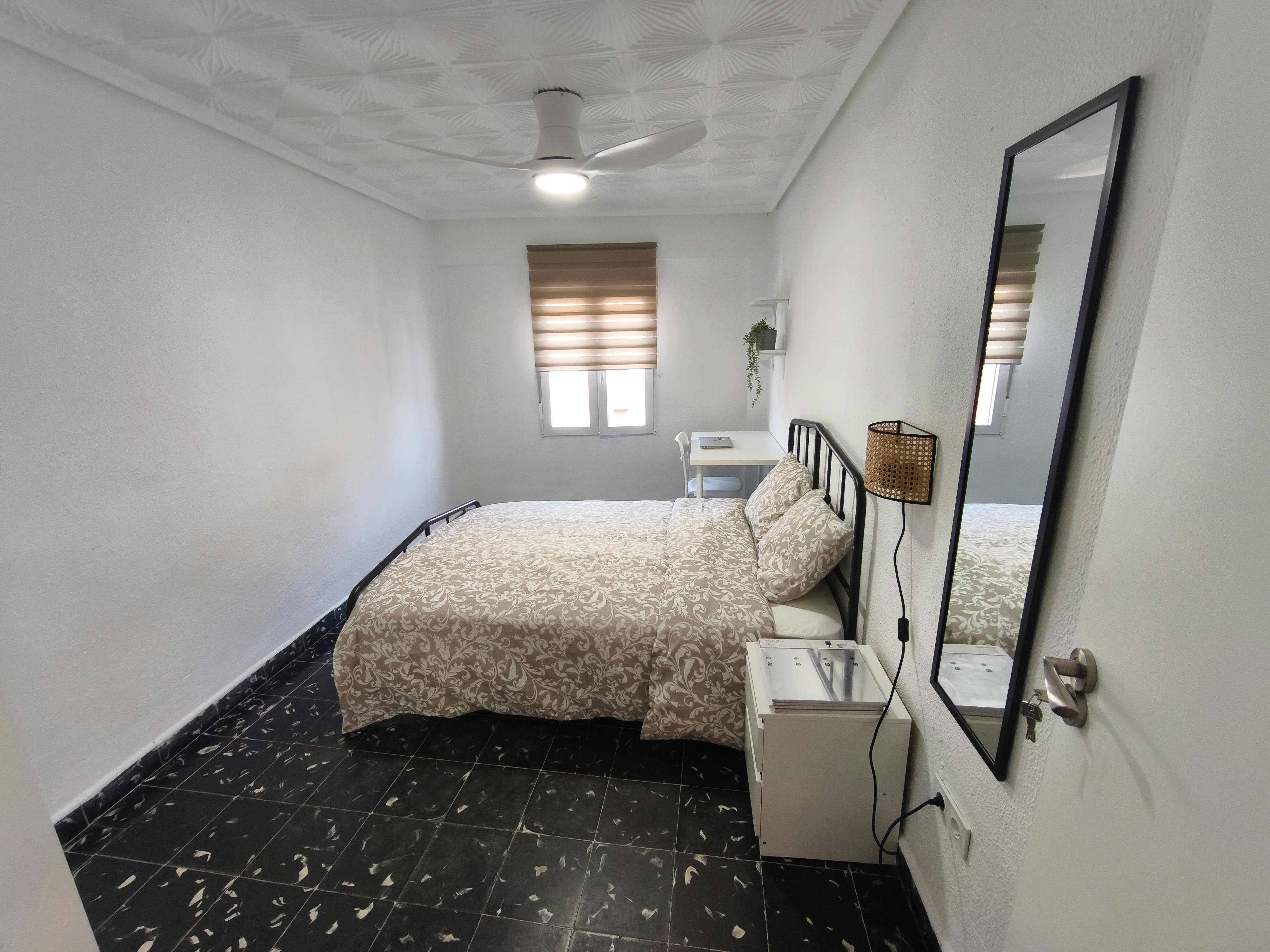 Single room Valencia, 1 bed, 7m² — photo 7