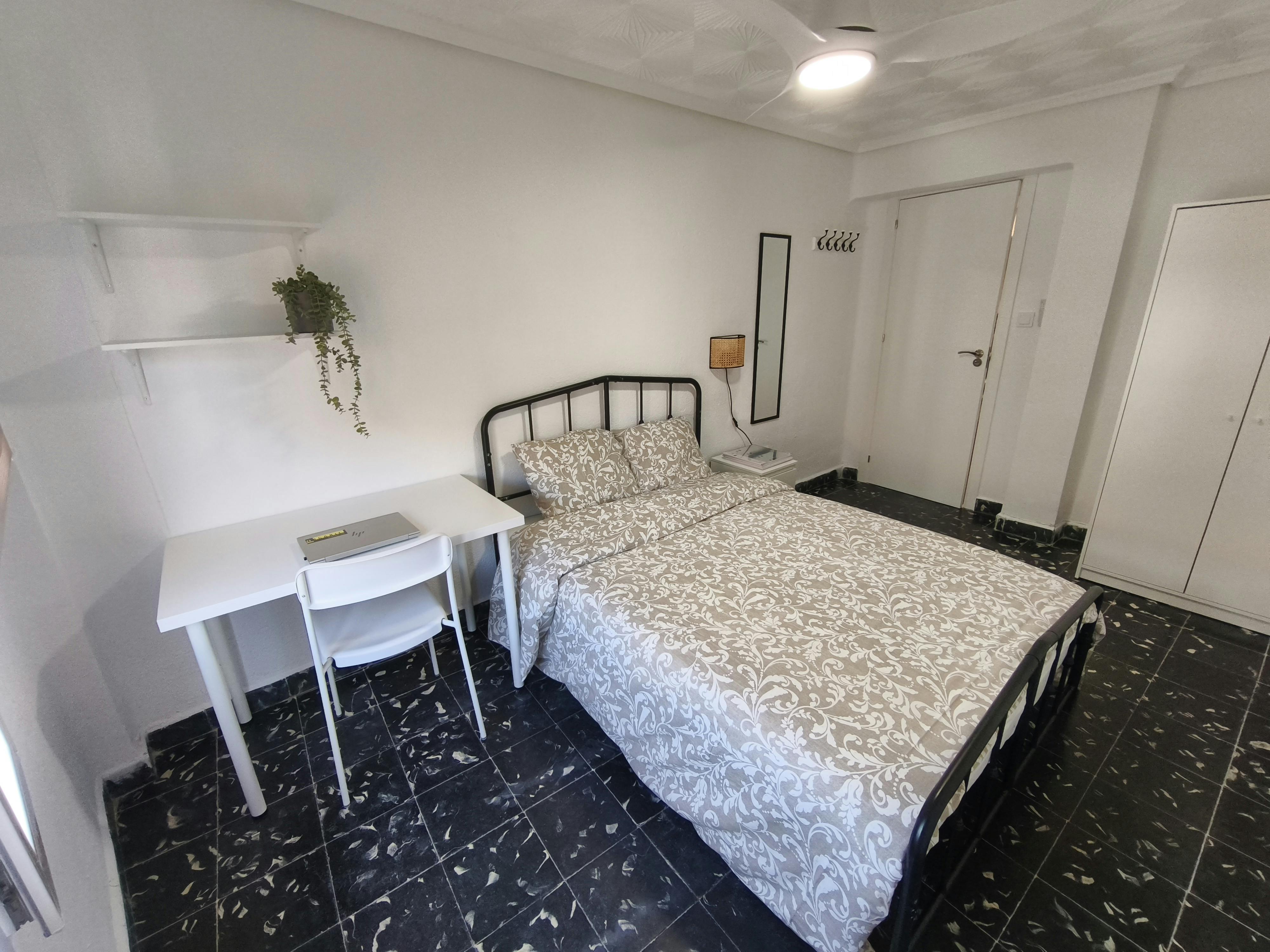 Single room Valencia, 1 bed, 7m² — photo 6