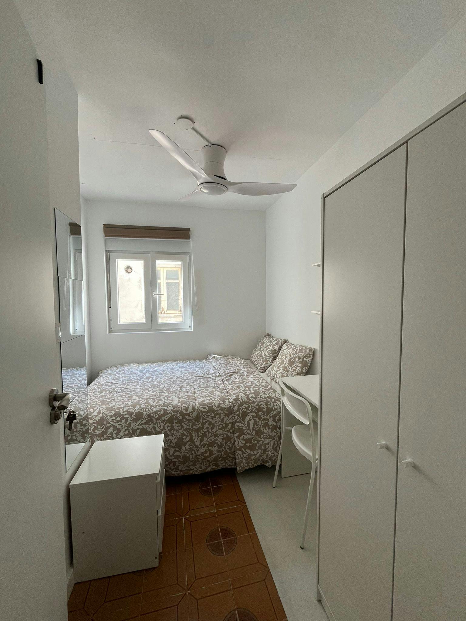 Single room Valencia, 1 bed, 9m² — photo 2